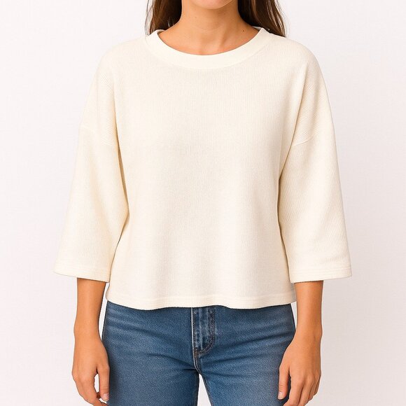 Discount divas Sweaters - Discount divas off white crew neck pullover sweater size L